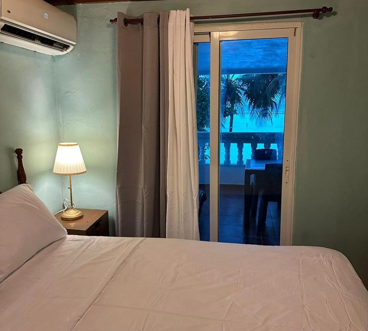 El Cayuco Restaurant Apart Hotel ボカ・チカ